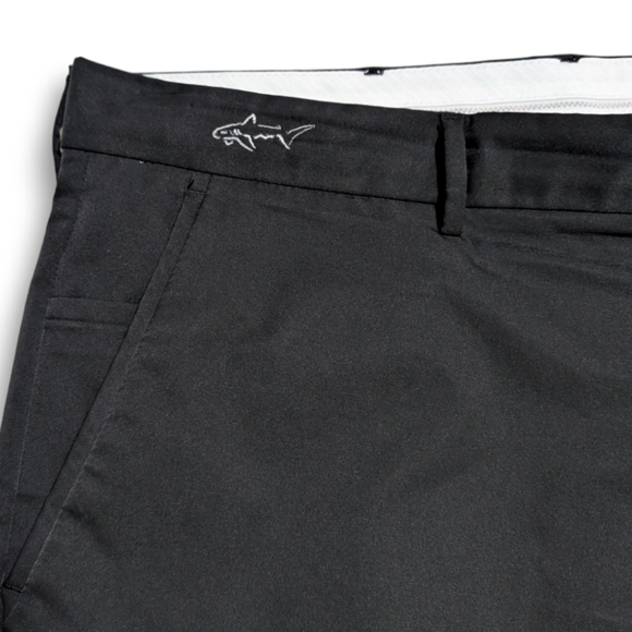 Greg Norman Black Shark Logo Golf ML75 Shorts Stretch Mens Size 40, 10" Inseam - Picture 1 of 10